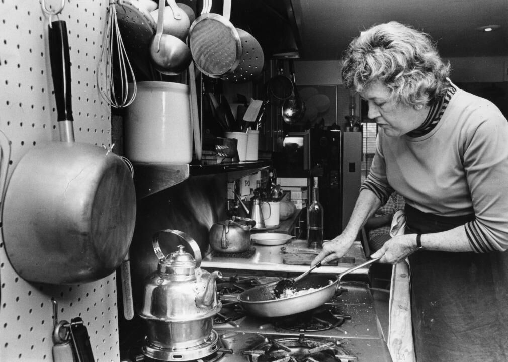 1961: āMastering the Art of French Cookingā becomes bestseller